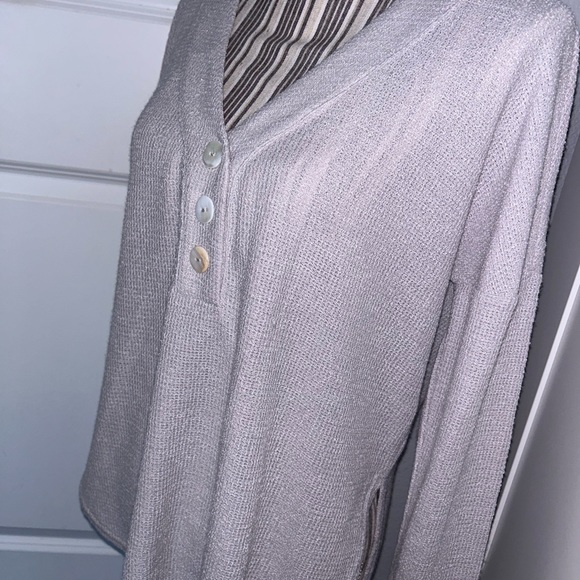 Gray Waffle Knit Button Henley Long-Sleeve Top - Picture 4 of 5